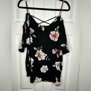 Kaileigh - Size XXL - Black Floral Cold-Shoulder Top